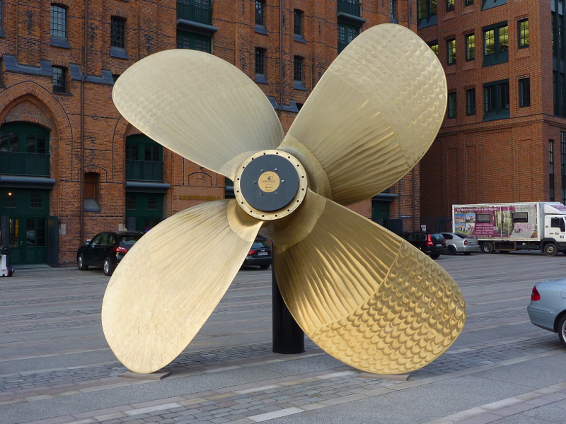 4-Blade propeller in front of the International Maritime Museum