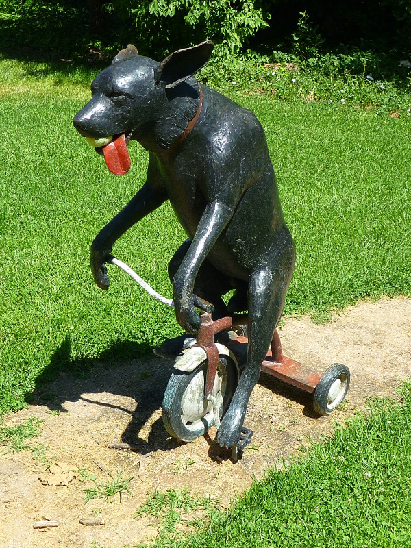 Dog sculpture: Dog on Trike