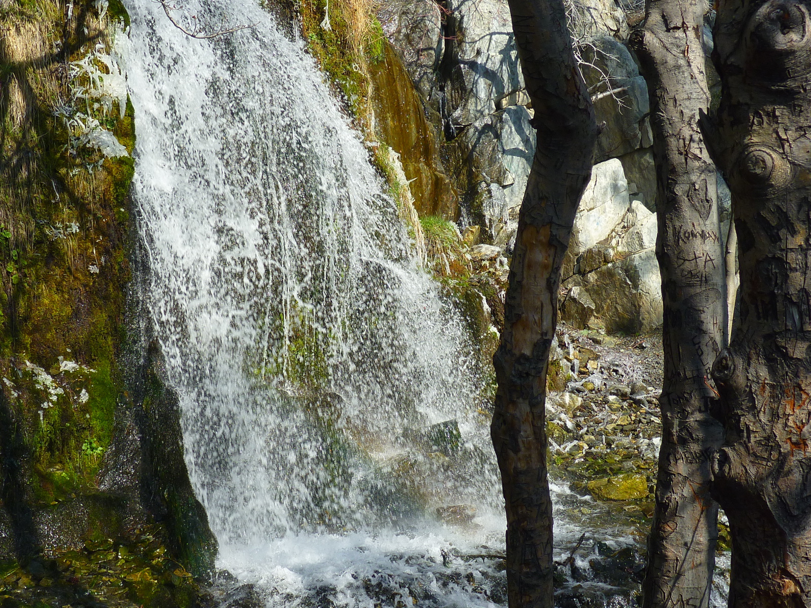 Kings Canyon Waterfall