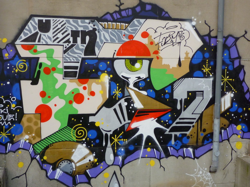 Spraypainted wall in Hamburg' HafenCity