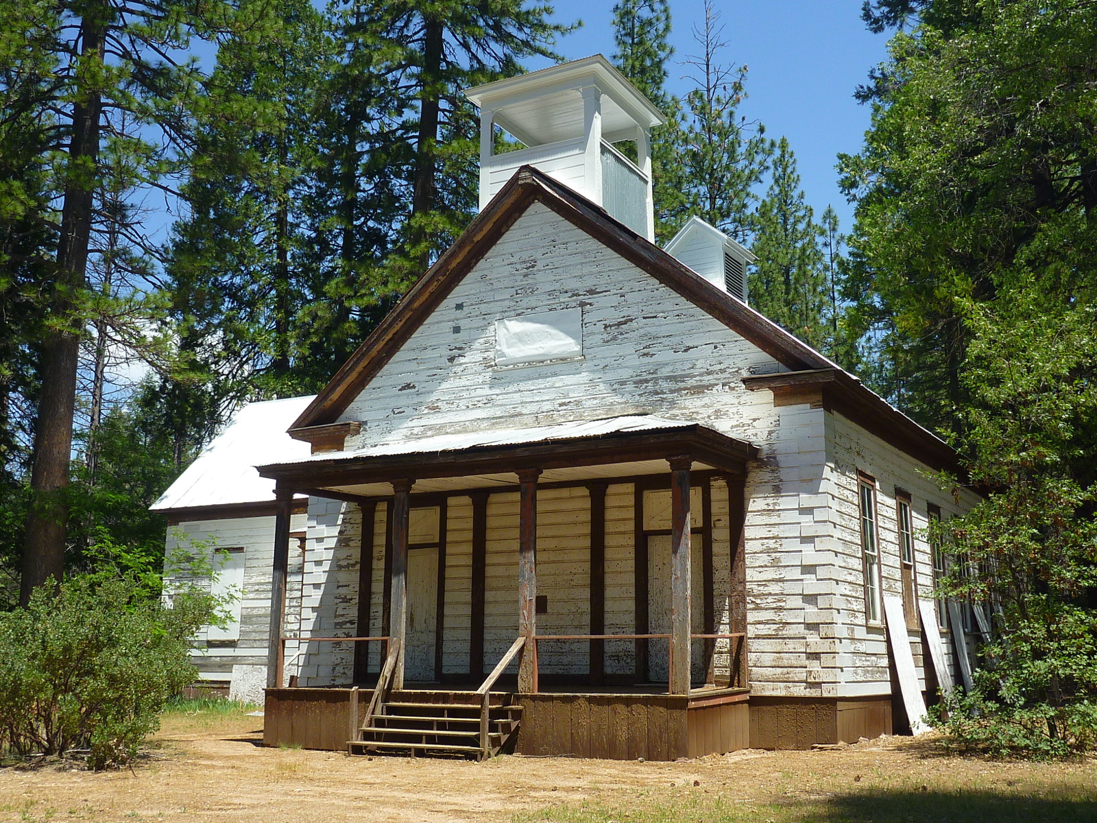 North Bloomfield School